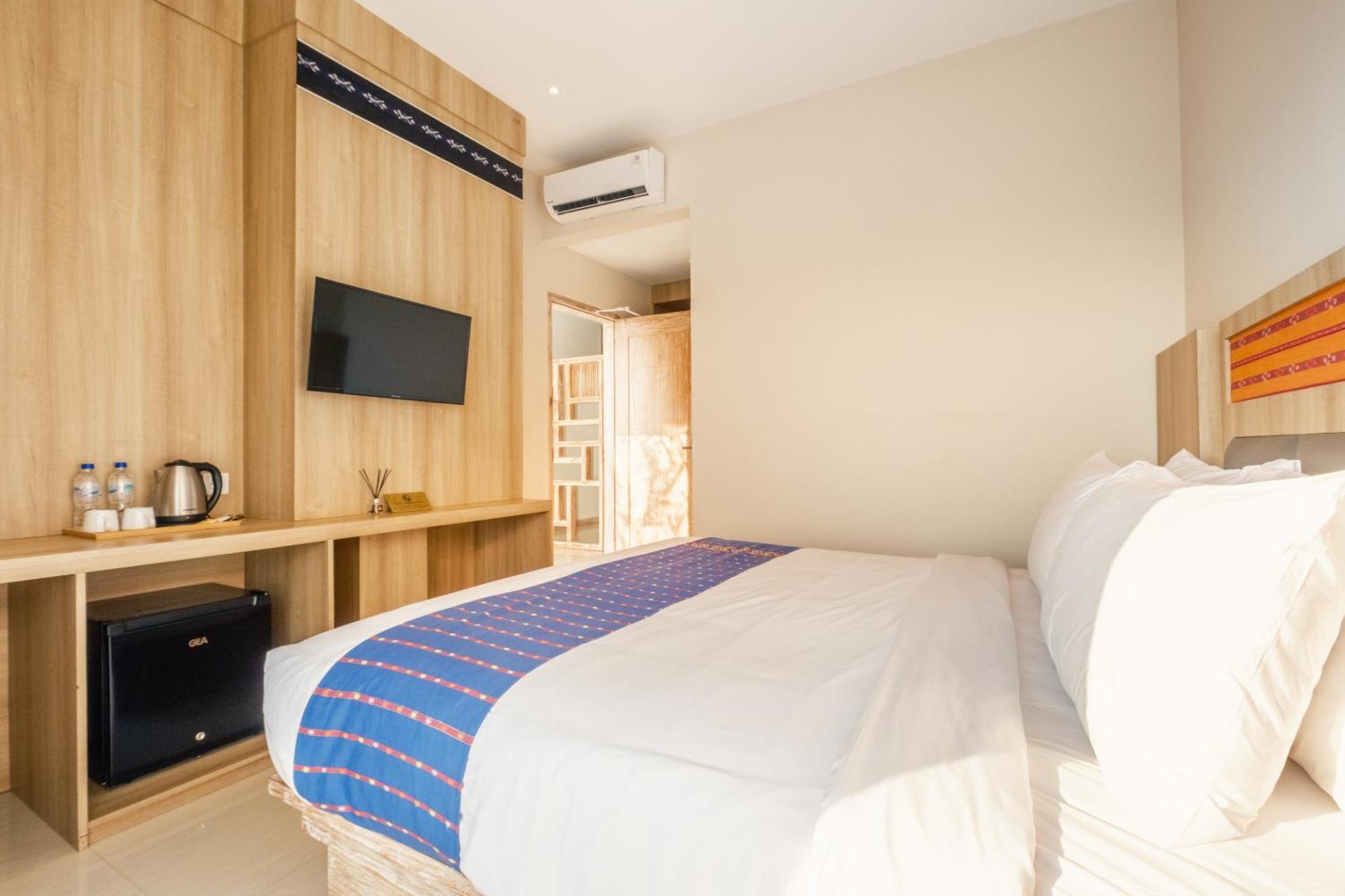 Dejavu 2.0 Hotel Bajo Komodo Labuan Bajo Bagian luar foto