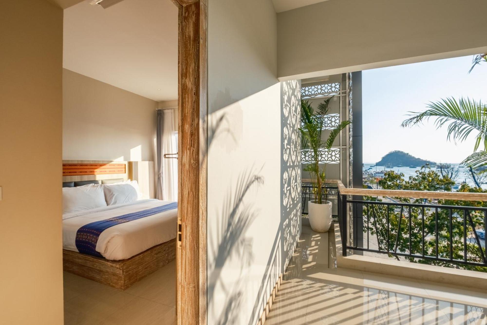 Dejavu 2.0 Hotel Bajo Komodo Labuan Bajo Bagian luar foto